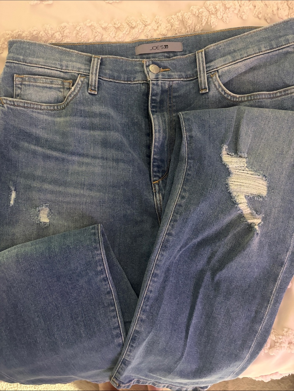 Joe's Jeans Medium Blue Slim Straight Distressed Denim size 31